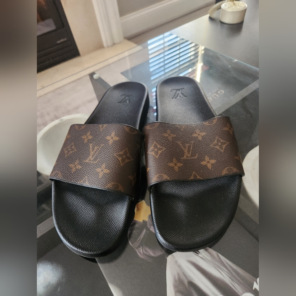 Louis Vuitton Mule Slide Sandals